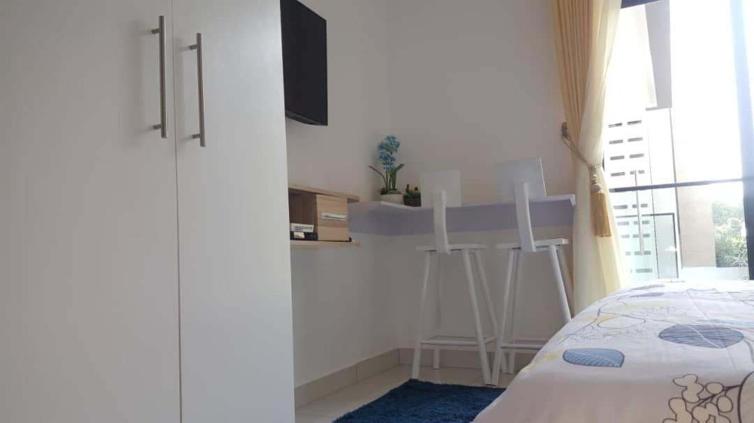 אקרה Embassy Gardens Studio מראה חיצוני תמונה