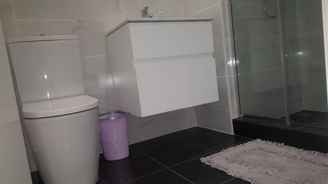 אקרה Embassy Gardens Studio מראה חיצוני תמונה