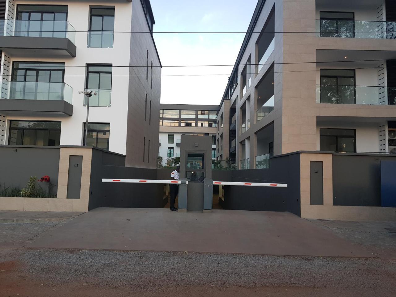 אקרה Embassy Gardens Studio מראה חיצוני תמונה