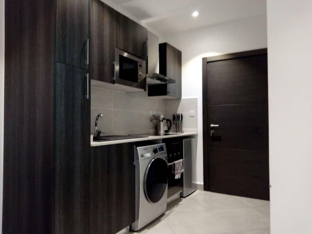 אקרה Embassy Gardens Studio מראה חיצוני תמונה